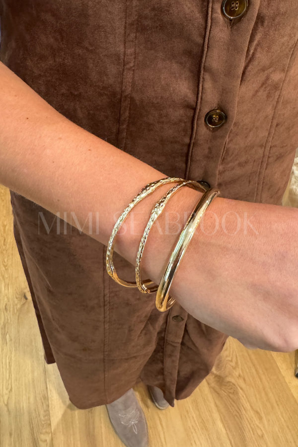 Flagger cuff bracelet