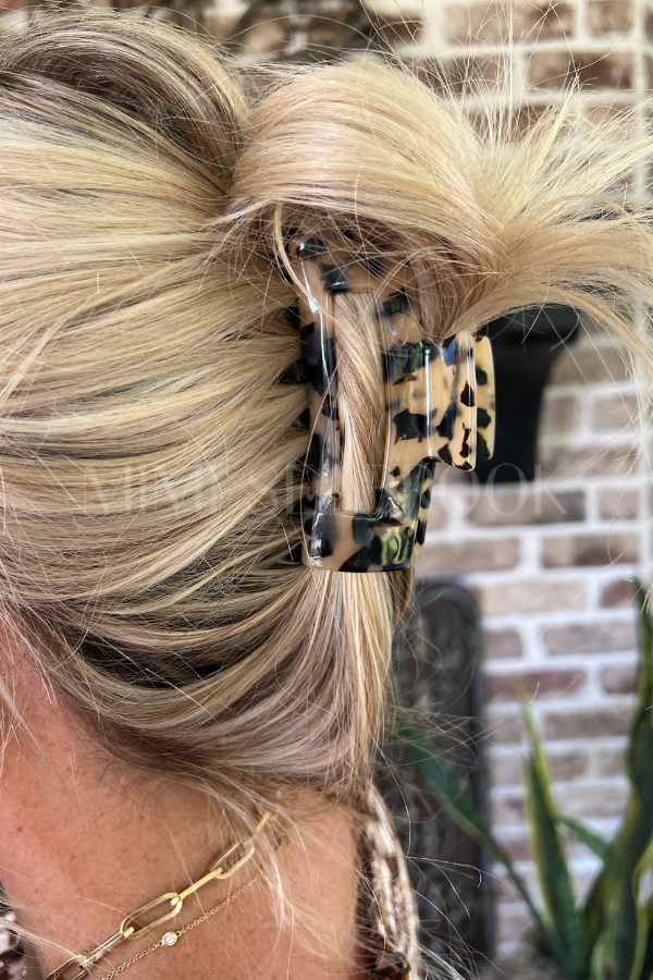 Lonnie hair clip, beige tortoise