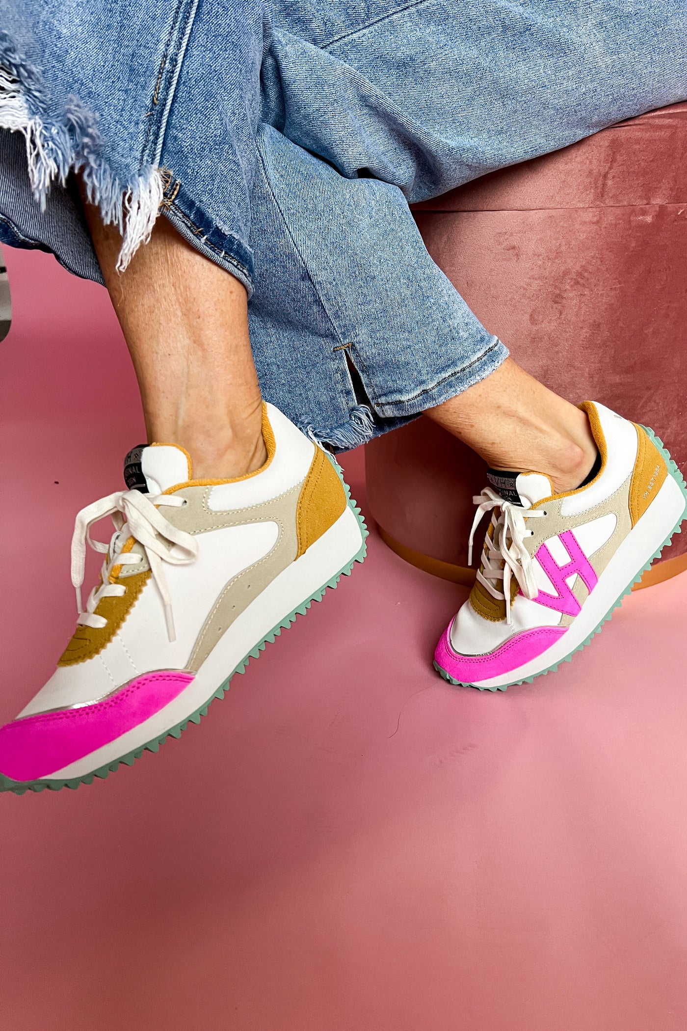 Cosmic 9 Sneakers, mustard/neon pink
