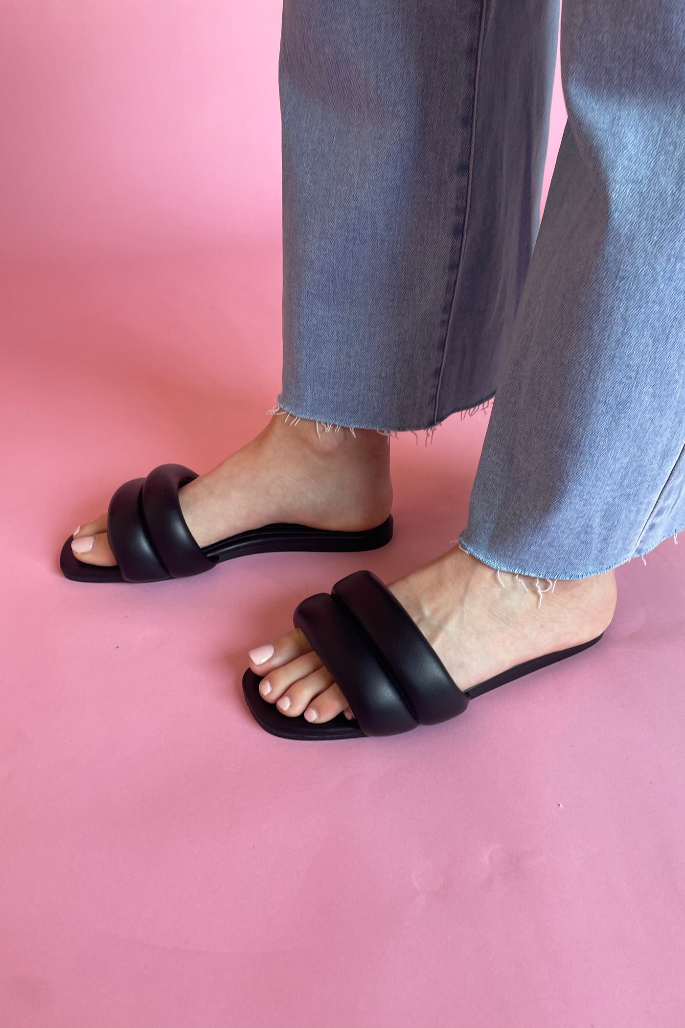 Leah sandals, black