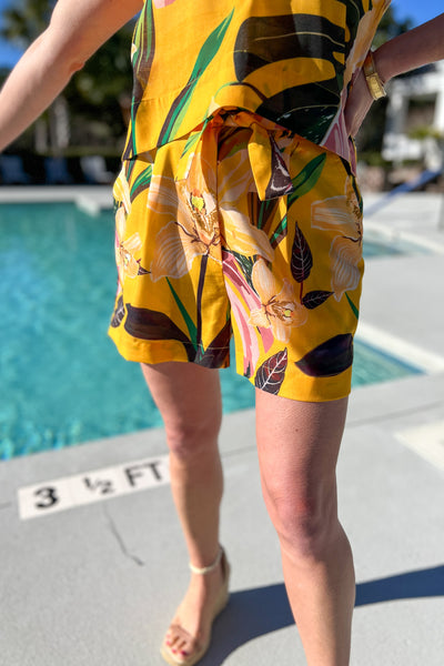 Cancun shorts, yellow leaf