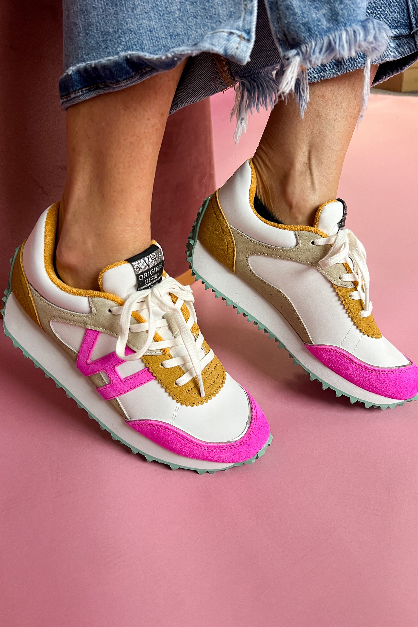 Cosmic 9 Sneakers, mustard/neon pink