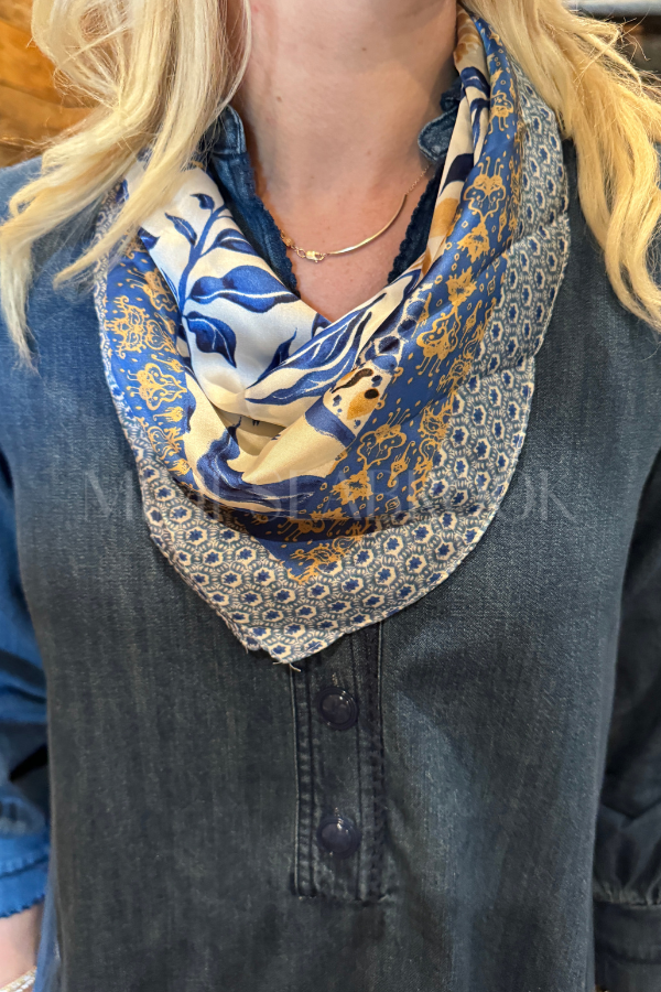 Calley Scarf
