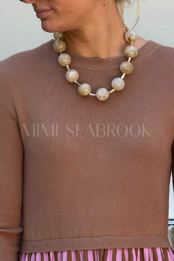 Camellia necklace, natural