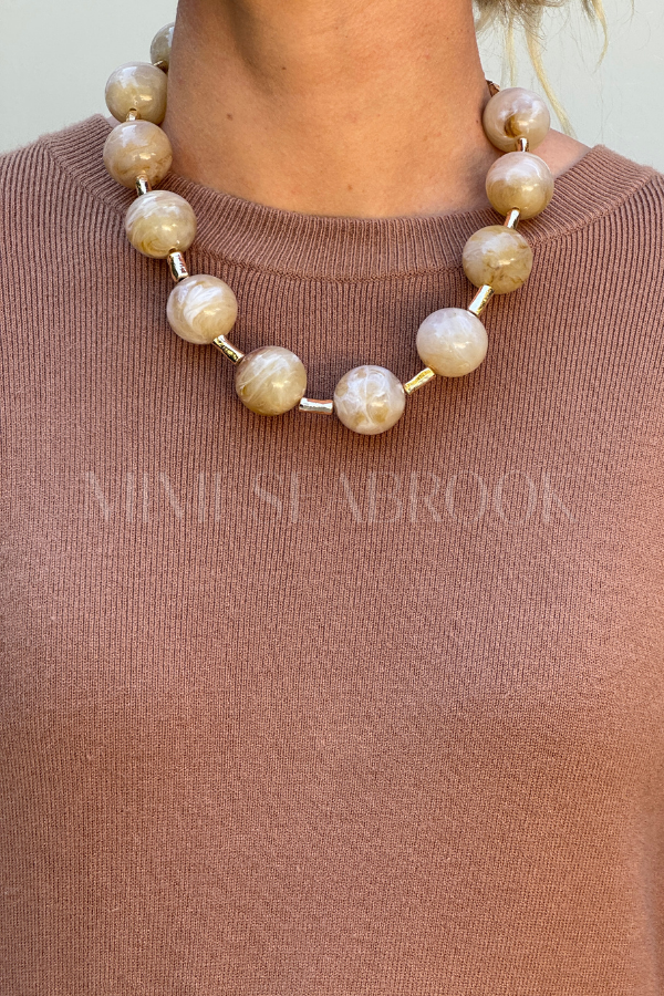 Camellia necklace, natural