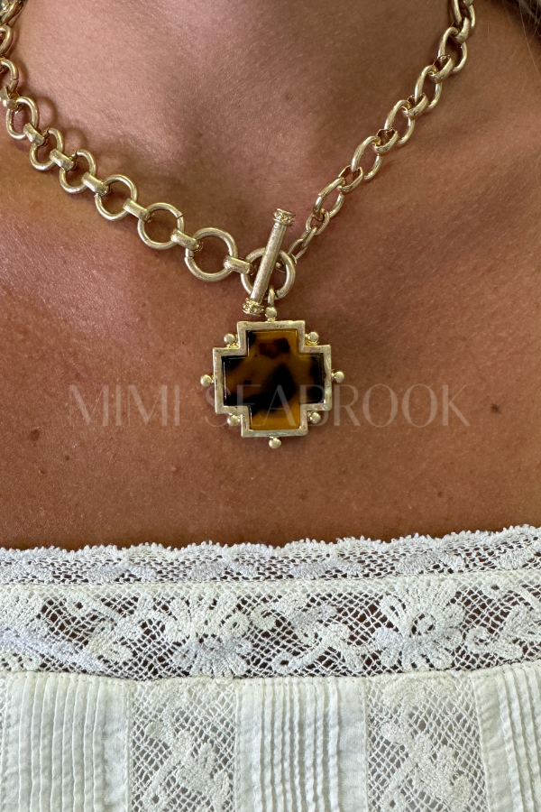Carley Cross necklace, tortoise – Mimi Seabrook