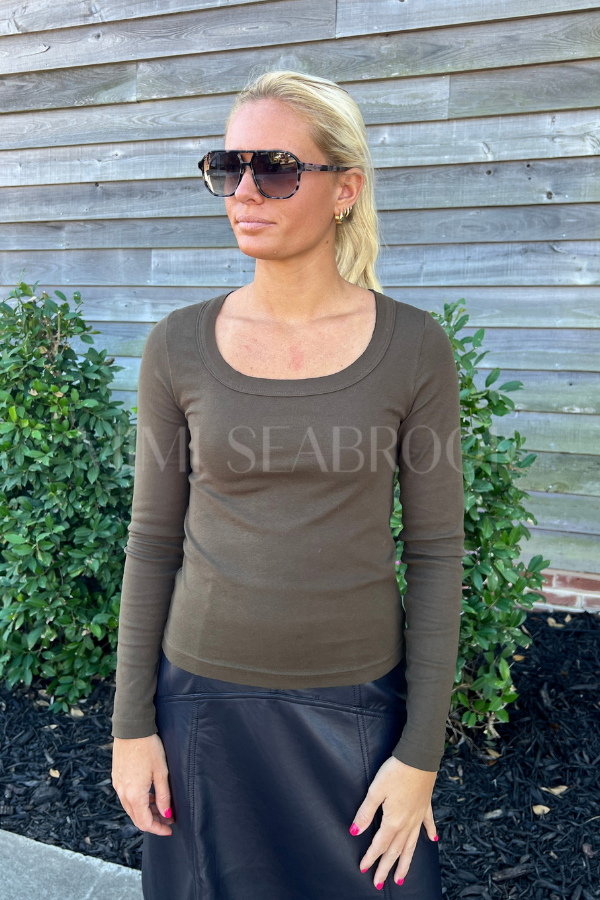 Clesson top, coffee