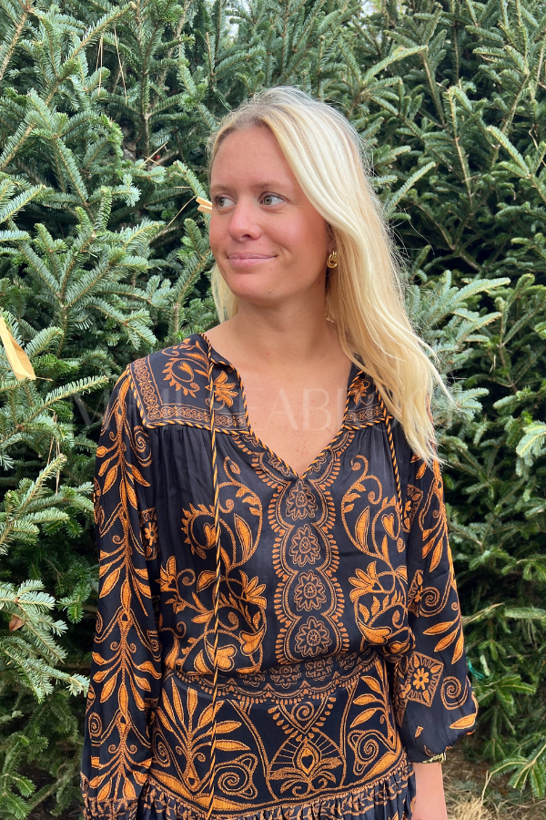 Cornely Ainika Black Blouse by Farm Rio