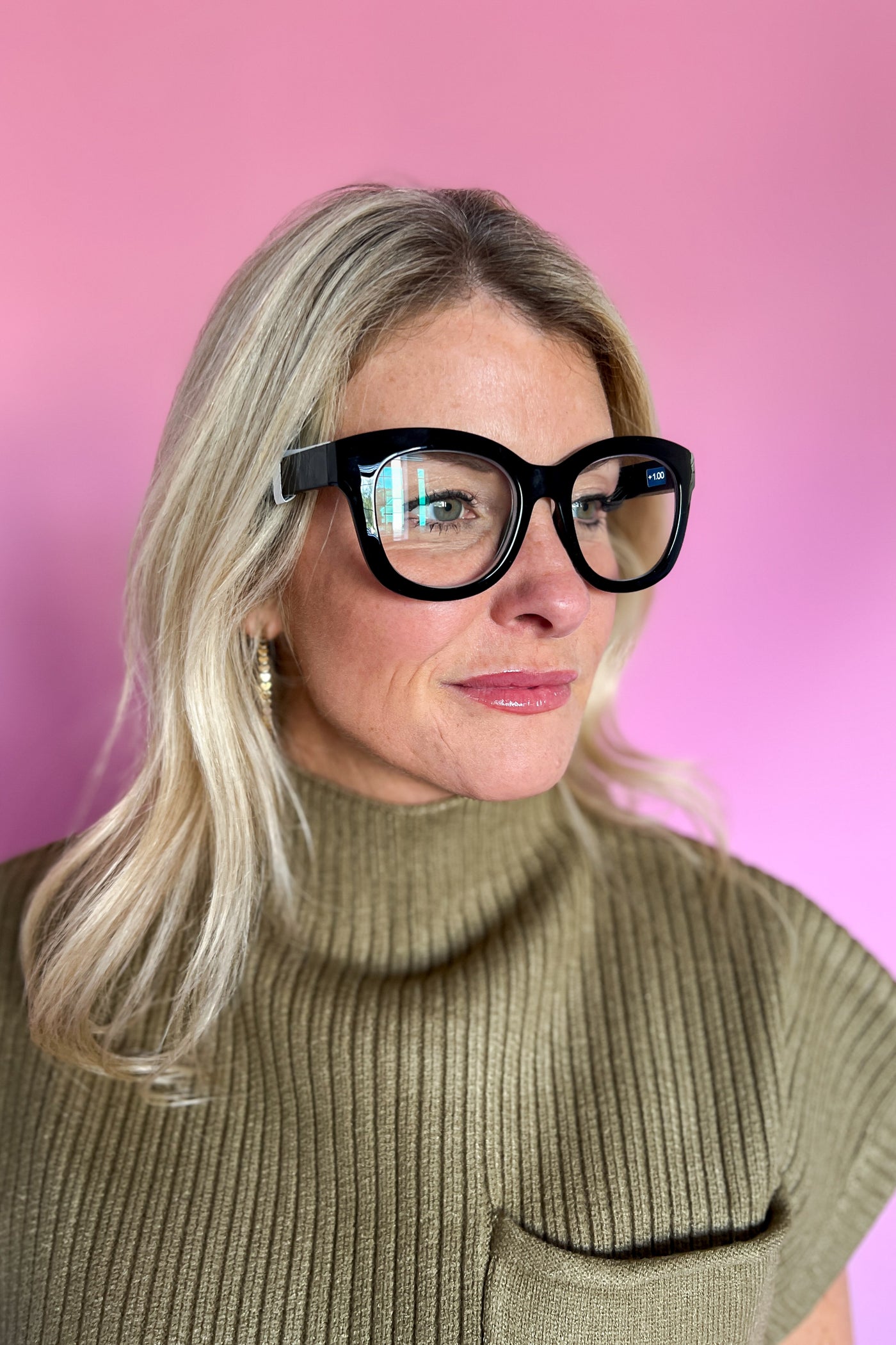 Center Stage Focus Readers, black by Peepers