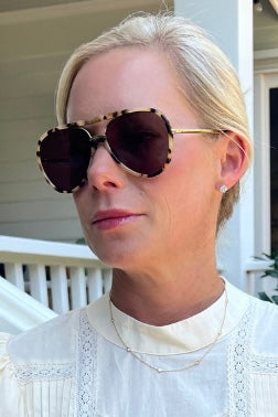 Shay sunglasses, milky tortoise/brown by Freyrs