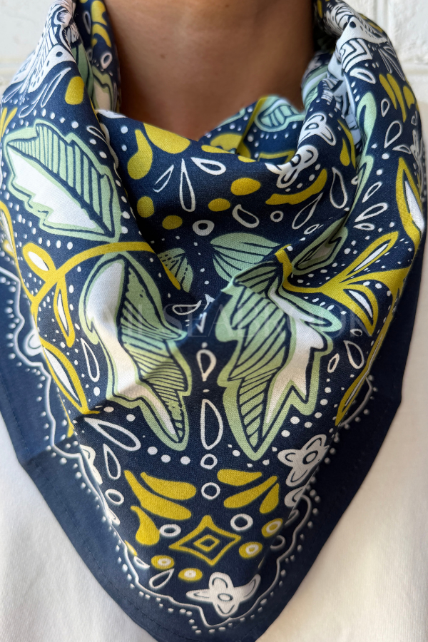 Hazel scarf