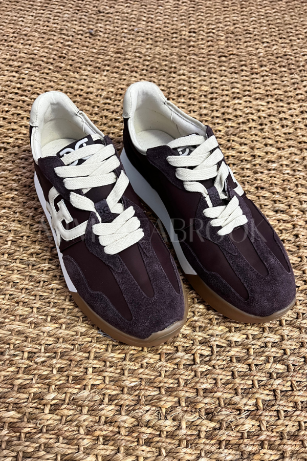 Langley sneakers, cafe noir by Sam Edelmam