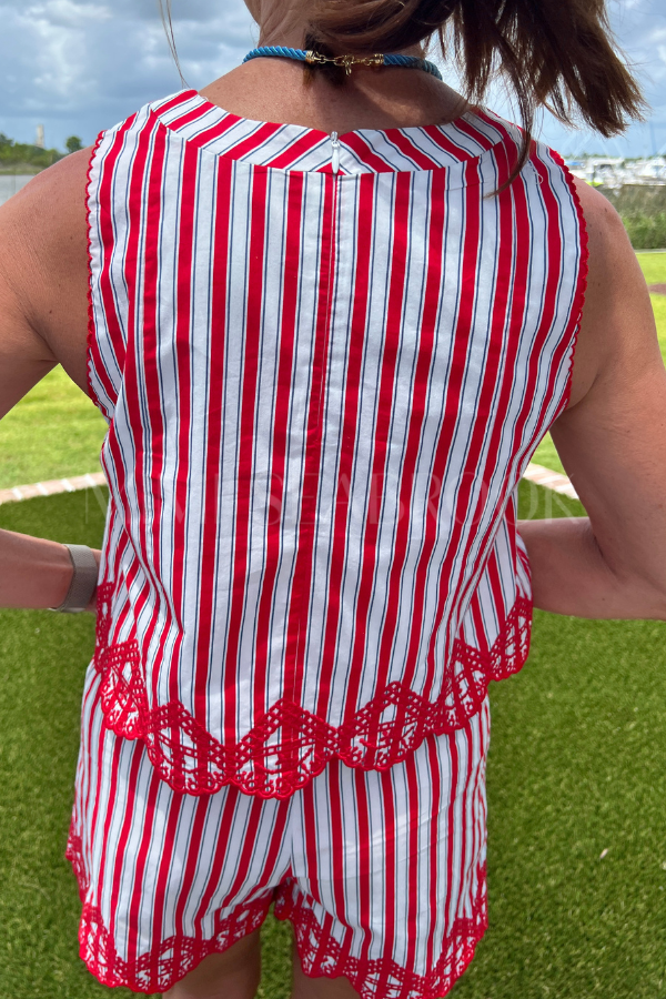 Stetson top, red white