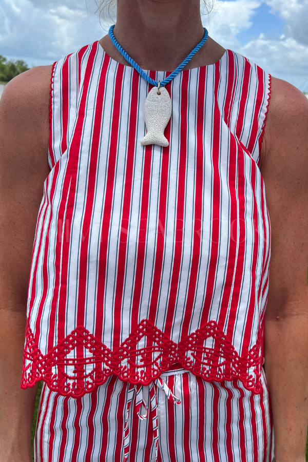 Stetson top, red white