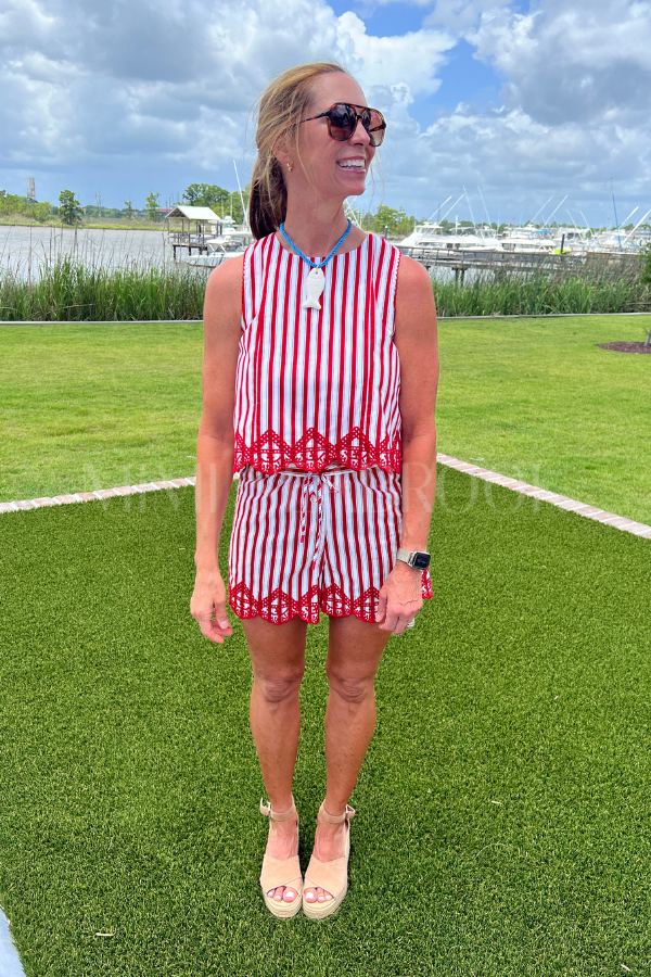 Stetson top, red white