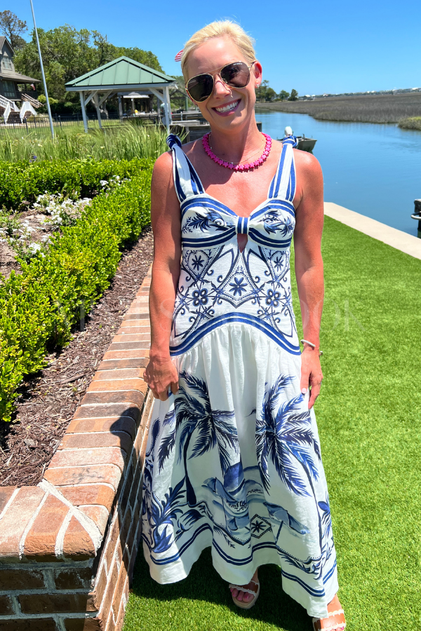 farm rio blue and white dress Off-White Foliage Maxi creating a timeless garden charm Farm Rio Blue and White
