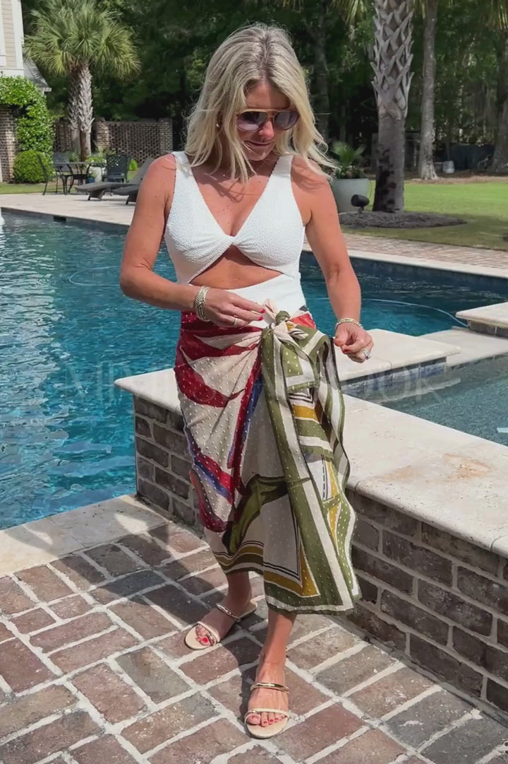 Strilitzia Light Blush Sarong by Farm Rio