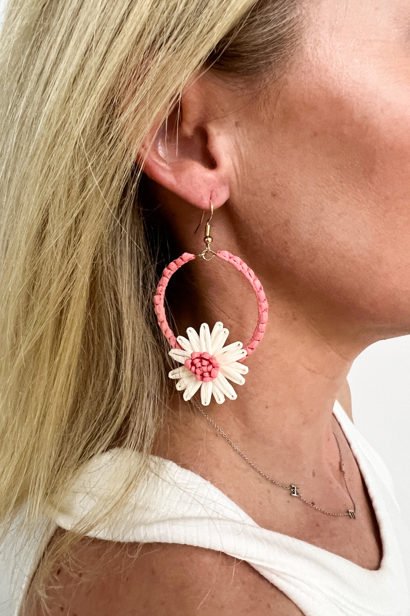 Dali earrings, coral